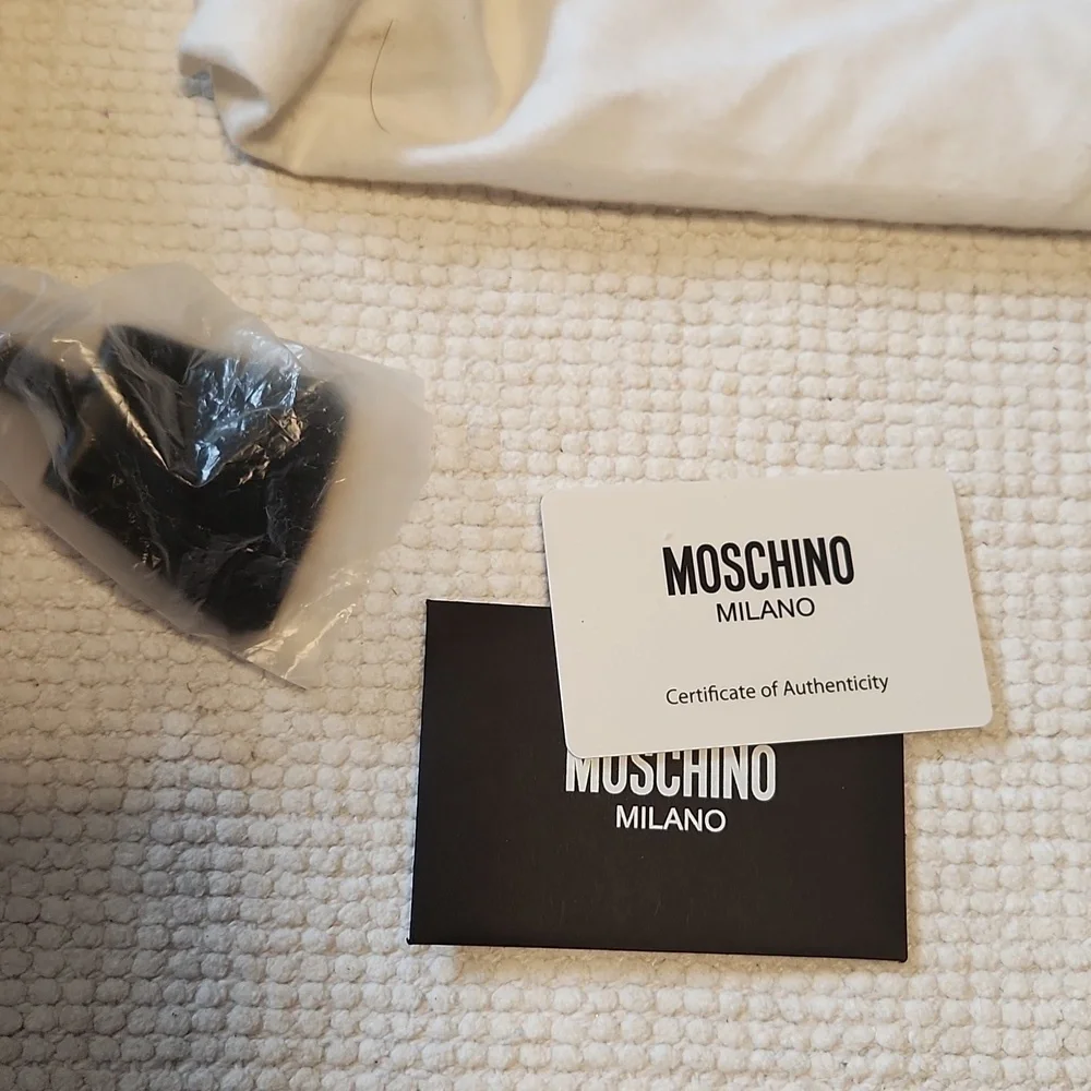 Moschino nwt no